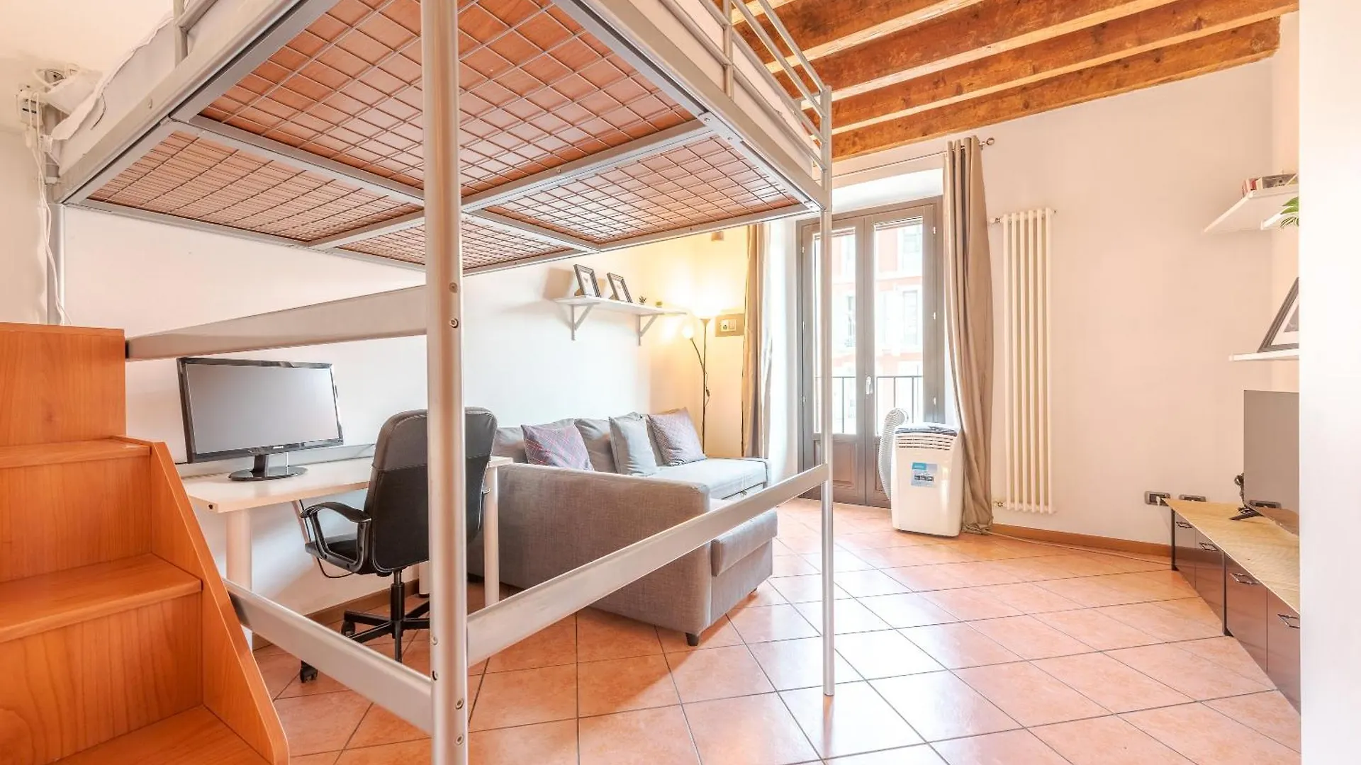 Guest Planet - Rosso Milano Apartment - Navigli Area Italia
