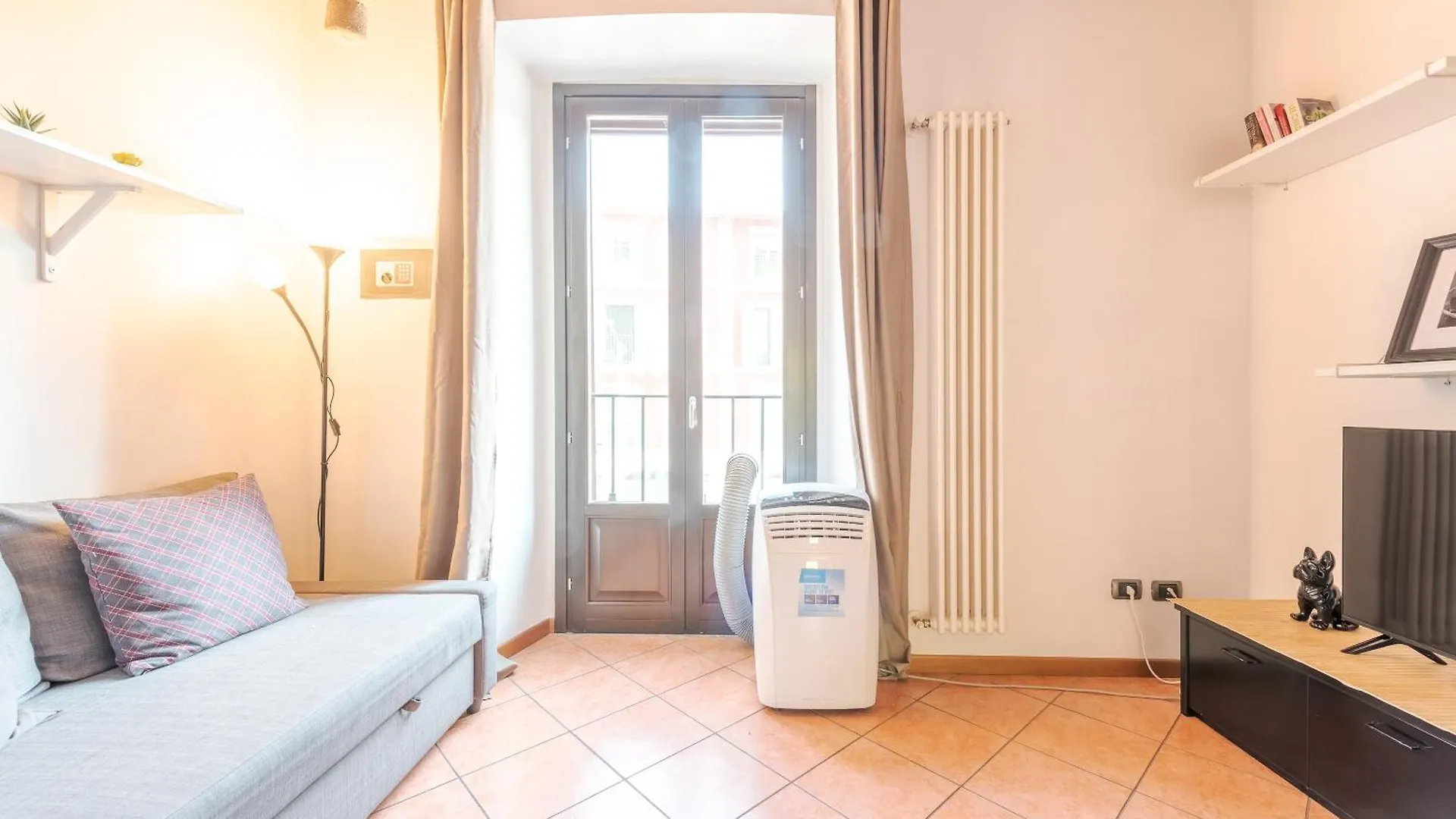 Guest Planet - Rosso Milano Apartment - Navigli Area Italia